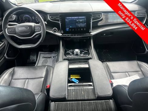 Used 2022 Jeep Wagoneer Series III w/ Premium Group I AWD/4WD image 19