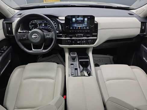 Used 2023 Nissan Pathfinder SL w/ SL Premium Package image 17