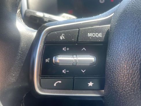 Certified 2024 Kia Sorento S FWD image 32