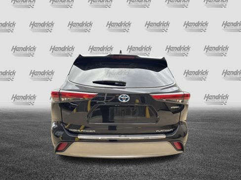 Used 2021 Toyota Highlander Platinum AWD/4WD image 9