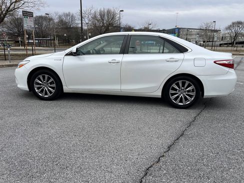 Used 2015 Toyota Camry XLE w/ Moonroof Package image 14