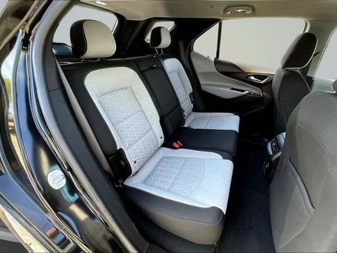 Used 2022 Chevrolet Equinox LS FWD image 23