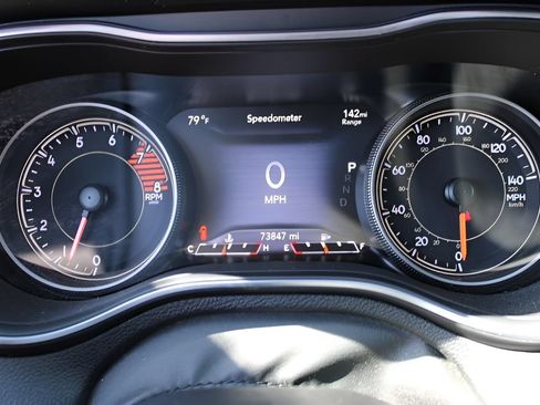 Used 2020 Jeep Cherokee Limited AWD/4WD image 12