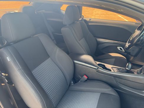 Used 2022 Dodge Challenger SXT RWD image 14