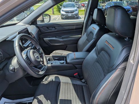 Used 2023 Nissan Pathfinder Rock Creek AWD/4WD image 13