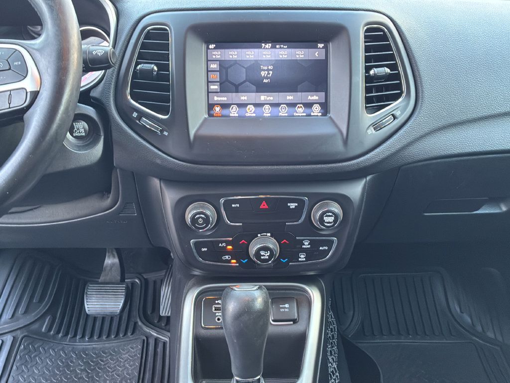 Used 2018 Jeep Compass Latitude w/ Popular Equipment Group FWD image 29