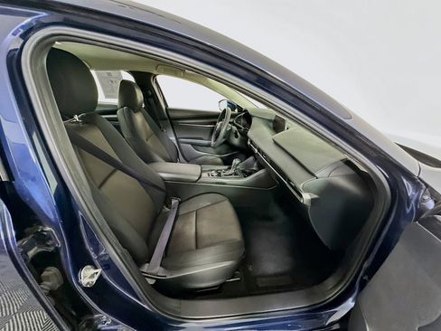 Used 2020 MAZDA MAZDA3 Sedan image 32