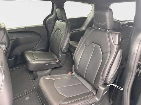 New 2026 Chrysler Pacifica Select w/ S Appearance Package FWD image 23
