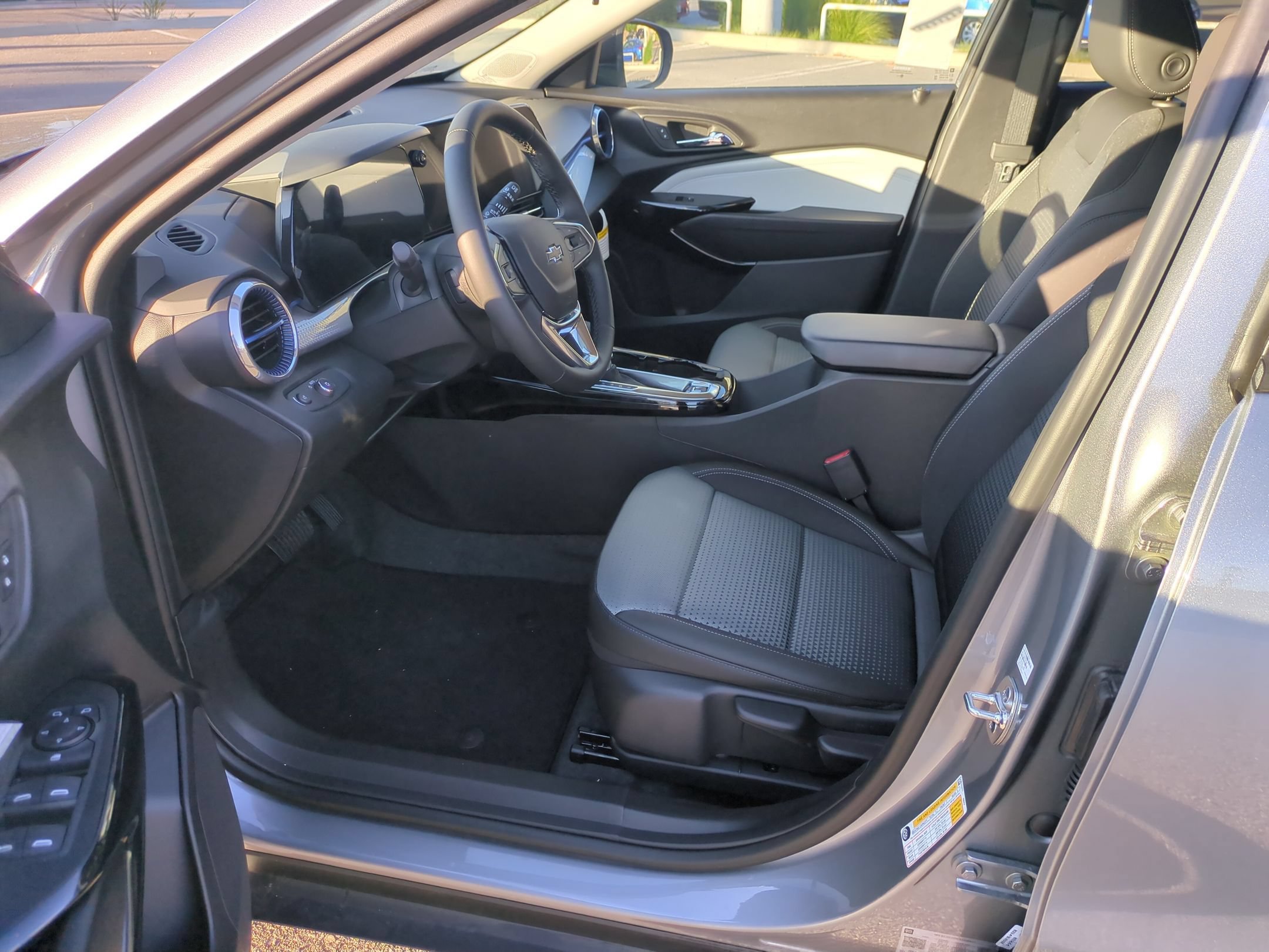 Used 2026 Chevrolet Trax LT w/ Driver Confidence Package FWD image 11