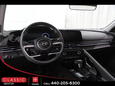 Used 2025 Hyundai Elantra SEL FWD image 6
