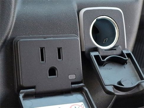 Used 2024 RAM ProMaster 2500 w/ Safety Group image 23