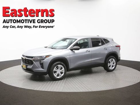 Used 2024 Chevrolet Trax LS w/ Driver Confidence Package FWD image 51