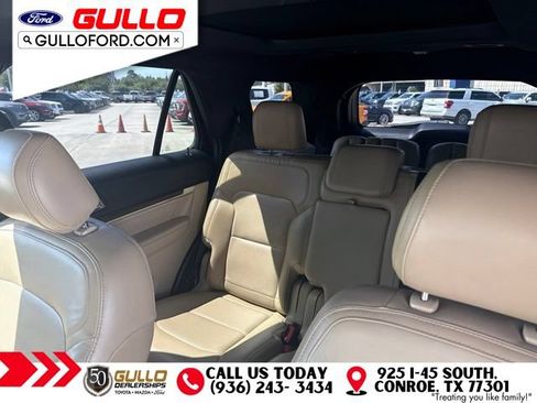 Used 2017 Ford Explorer Limited w/ Equipment Group 301A FWD image 8