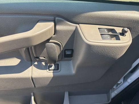 Used 2025 Chevrolet Express 3500 LS RWD image 20