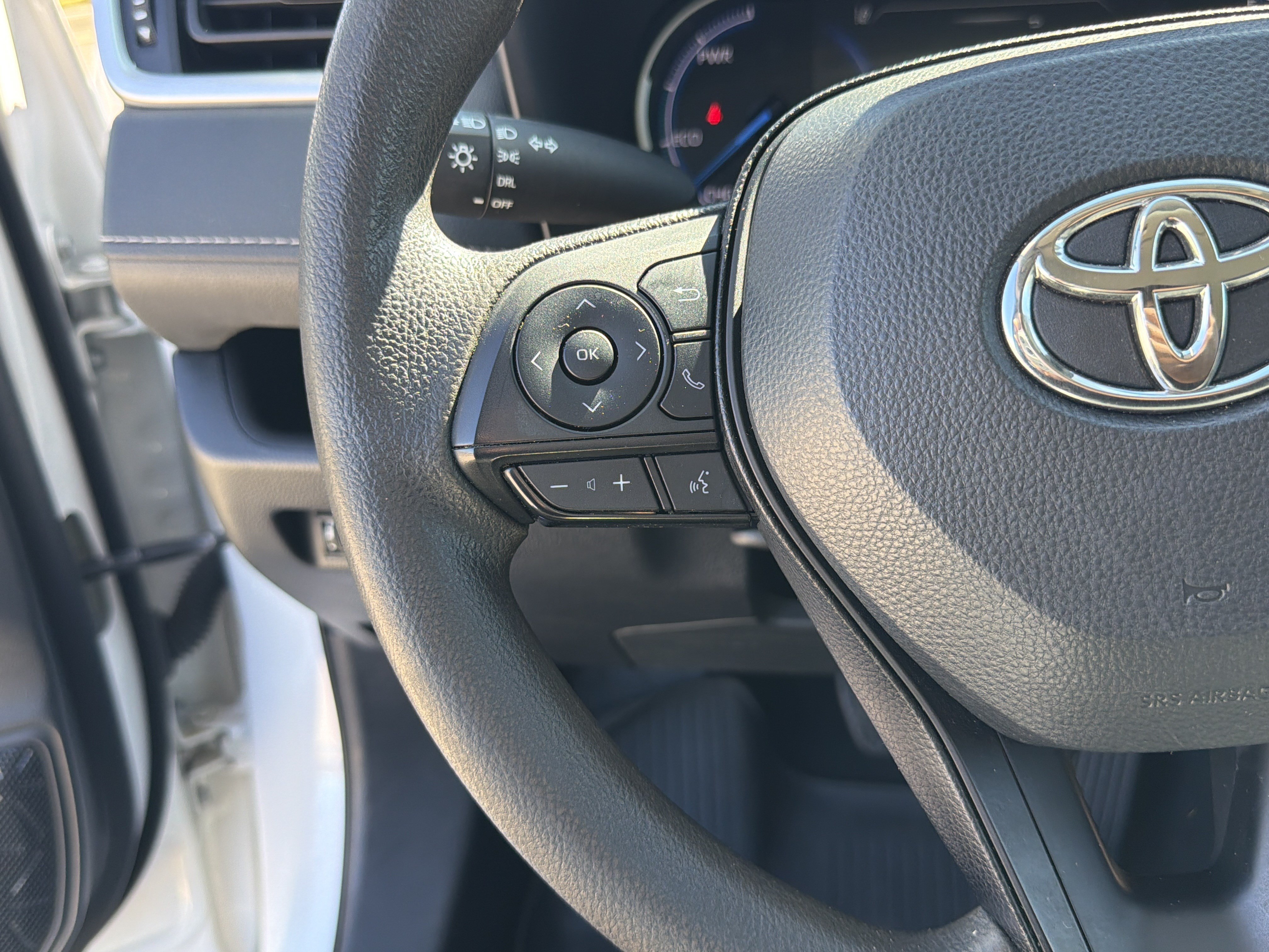 Used 2024 Toyota RAV4 LE AWD/4WD image 19