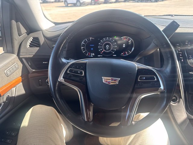Used 2020 Cadillac Escalade Premium Luxury AWD/4WD image 18