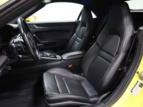 Certified 2022 Porsche 911 Carrera RWD image 5