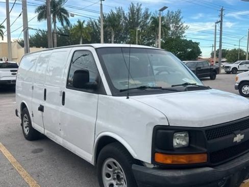 Used 2013 Chevrolet Express 1500 RWD image 5
