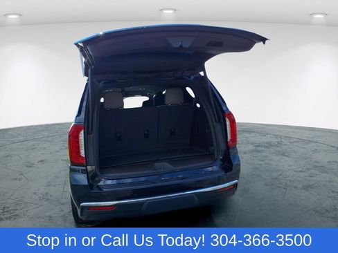 Used 2024 GMC Yukon SLT AWD/4WD image 16
