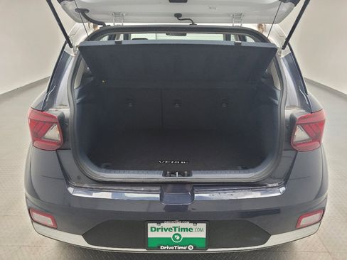 Used 2023 Hyundai Venue Limited FWD image 29