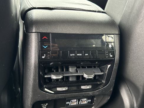 Used 2022 Jeep Grand Cherokee L Limited image 38