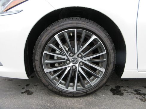 Used 2025 Lexus ES 350 w/ Premium Package FWD image 18
