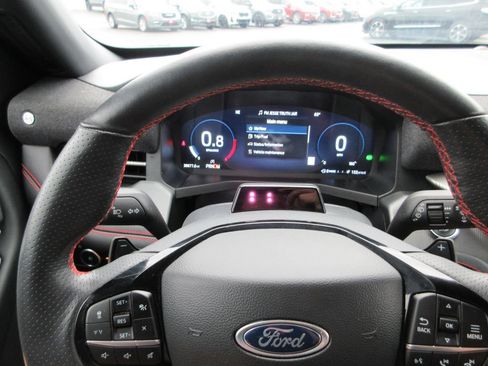 Used 2025 Ford Explorer ST AWD/4WD image 35