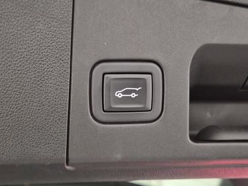 Used 2024 Cadillac XT4 Sport image 10