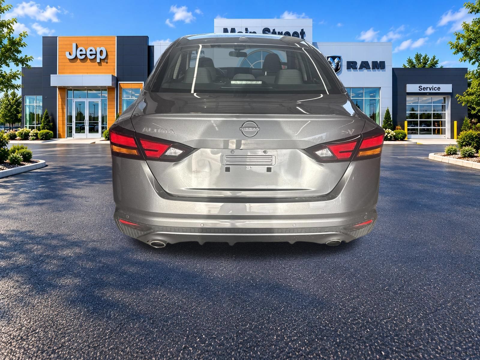 Used 2023 Nissan Altima 2.5 SV w/ SV Premium Package FWD image 6