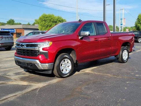 Used 2023 Chevrolet Silverado 1500 LT w/ Protection Package AWD/4WD image 4