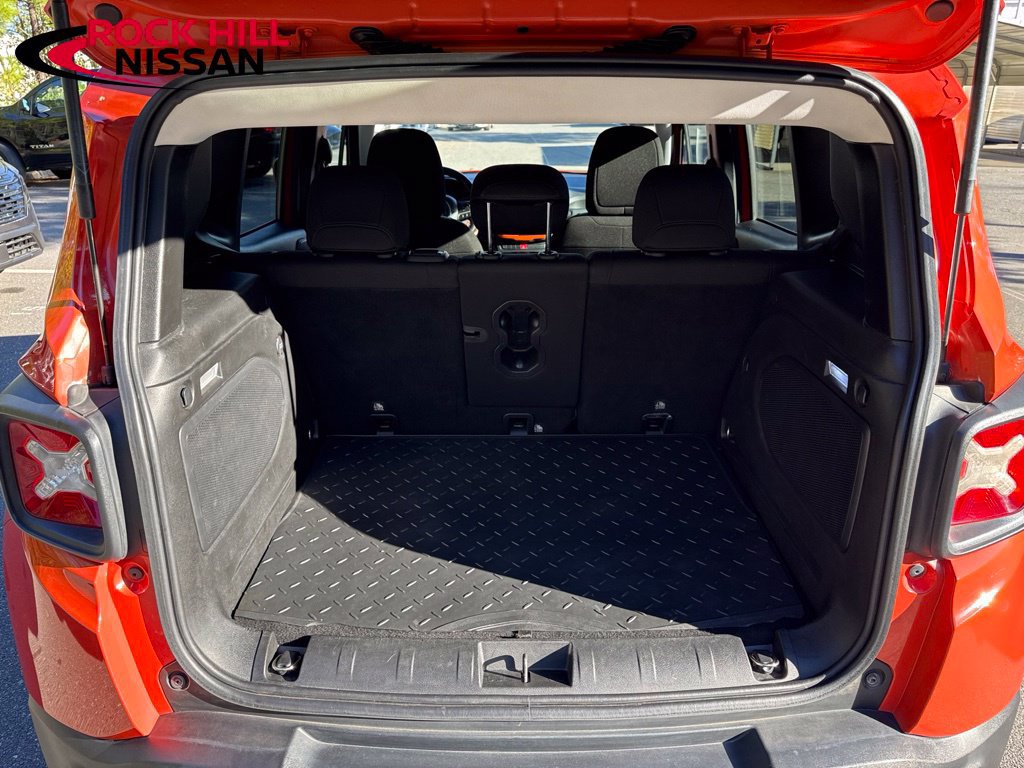 Used 2015 Jeep Renegade Latitude w/ Popular Equipment Group FWD image 22