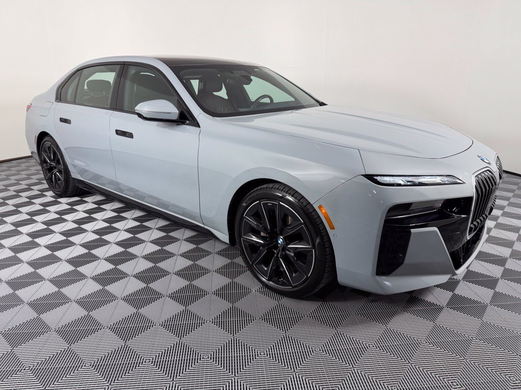 Used 2023 BMW 740i w/ Executive Package RWD image 13