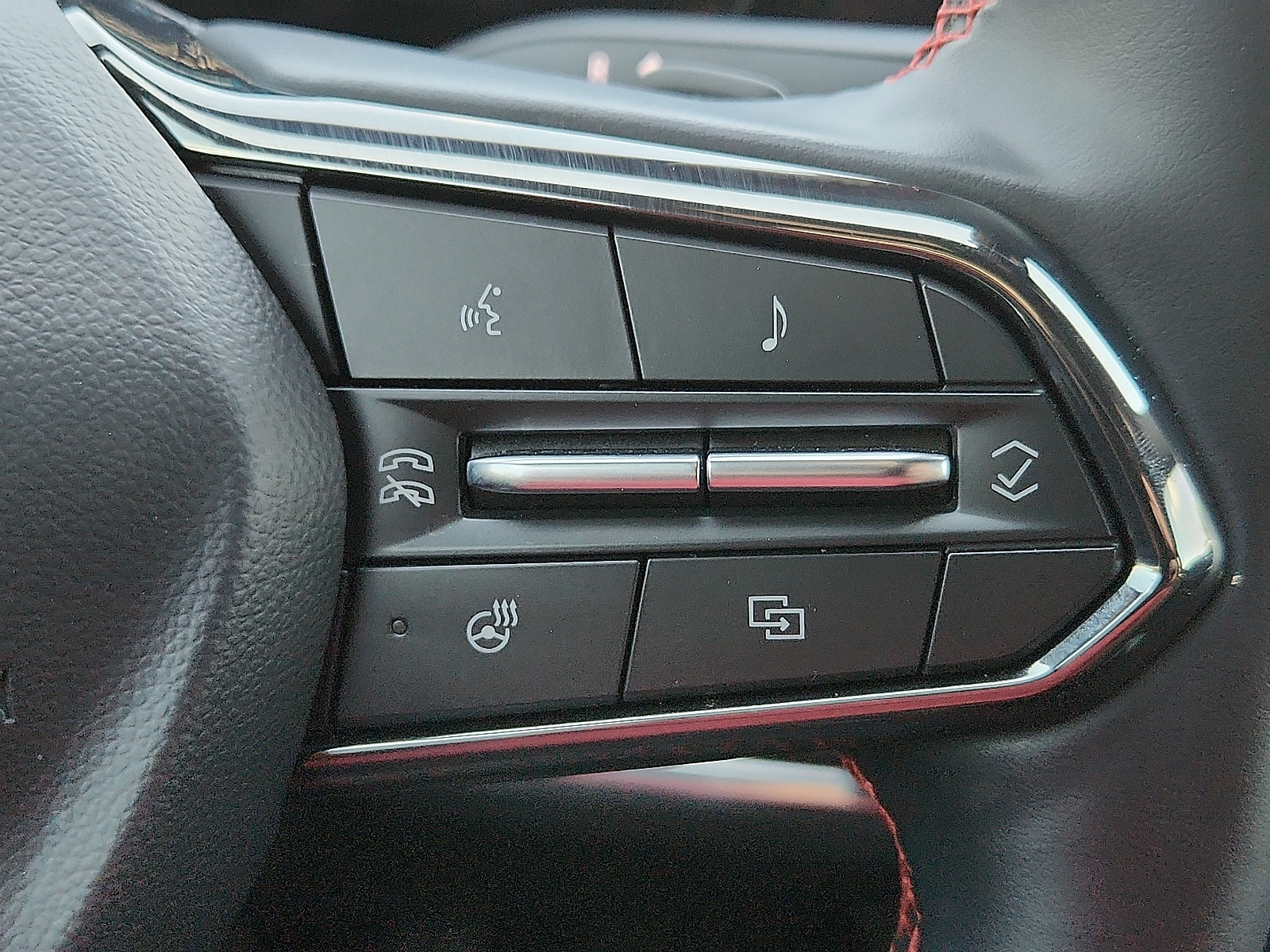 Used 2025 Chevrolet Equinox RS w/ Convenience Package III AWD/4WD image 18