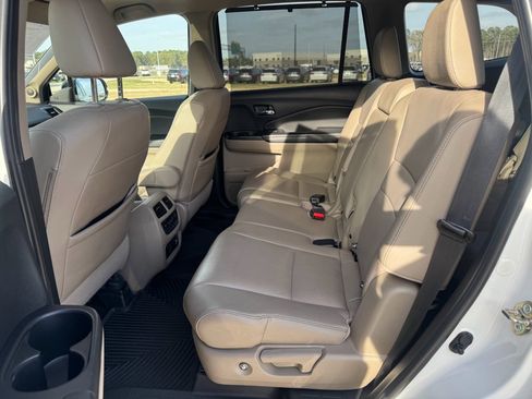 Certified 2020 Honda Pilot Touring image 26