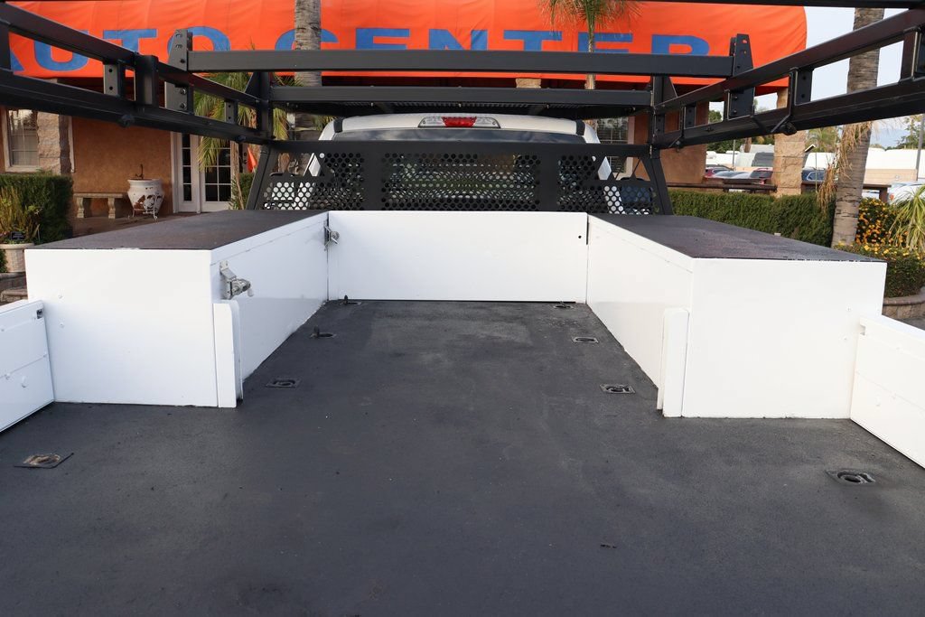 Used 2019 Ford F550 2WD Regular Cab Super Duty image 11