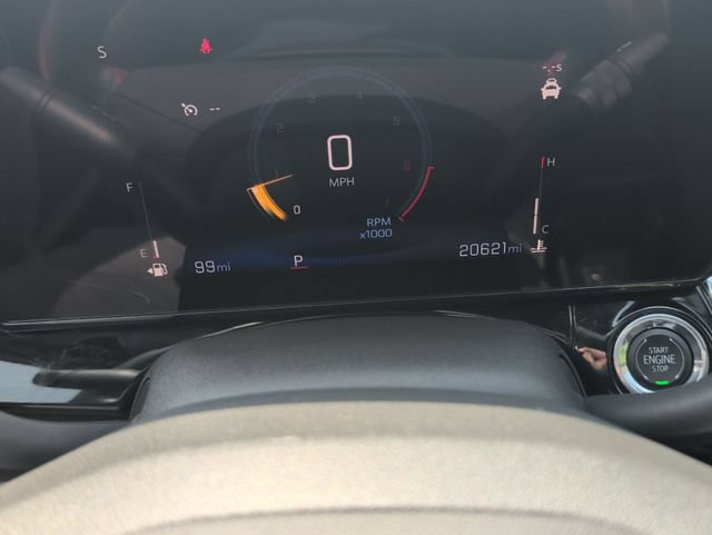 Used 2025 Chevrolet Trax RS FWD image 14