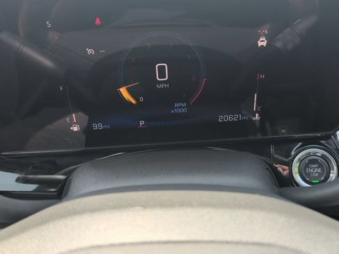 Used 2025 Chevrolet Trax RS FWD image 14