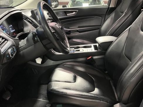 Used 2022 Ford Edge Titanium image 11