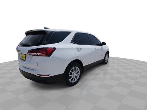 Used 2024 Chevrolet Equinox LS w/ LS Convenience Package FWD image 8