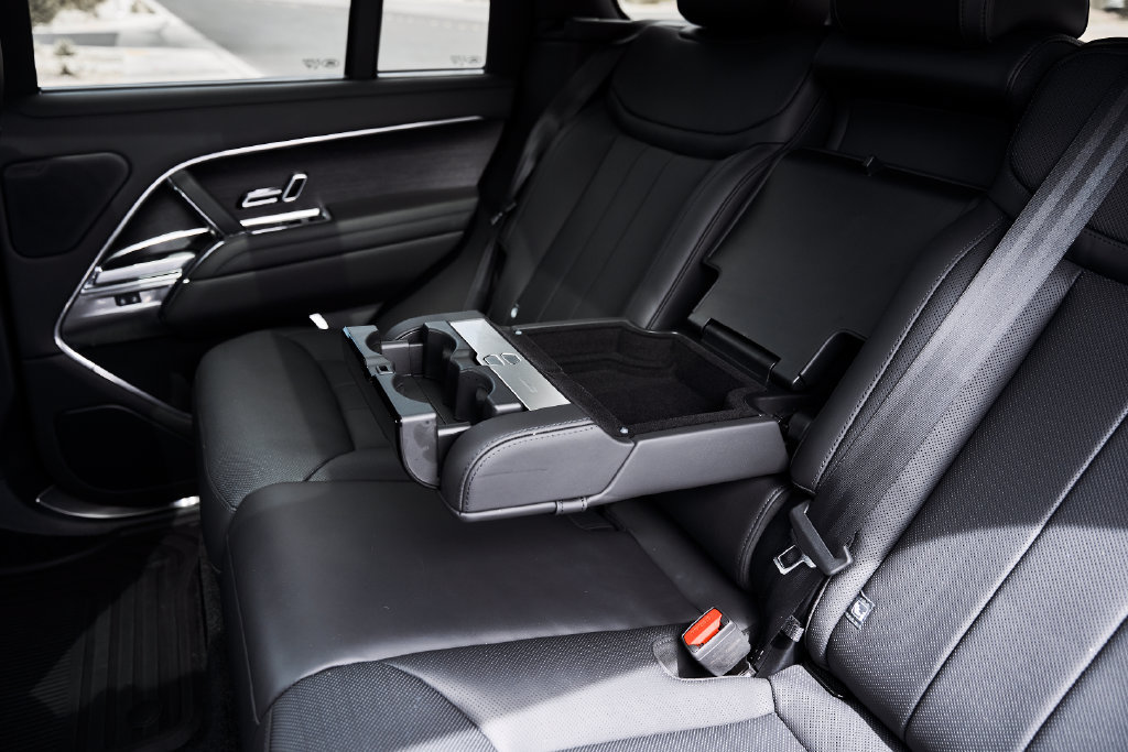 Used 2025 Land Rover Range Rover SE AWD/4WD image 48