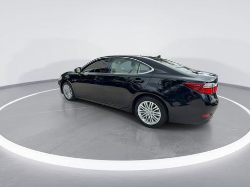 Used 2014 Lexus ES 350 w/ Luxury Package FWD image 5