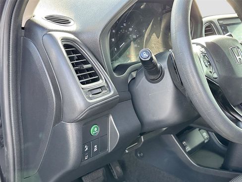 Used 2022 Honda HR-V EX image 10