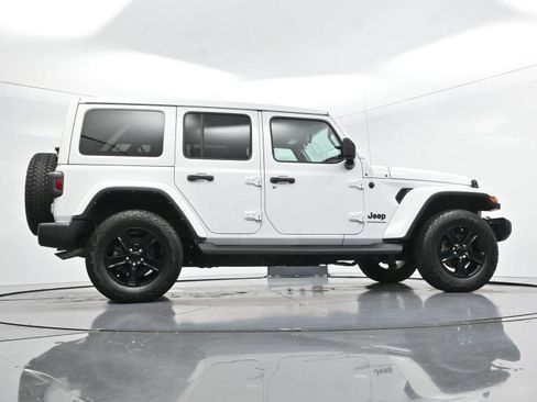 Used 2023 Jeep Wrangler Unlimited Sahara AWD/4WD image 54