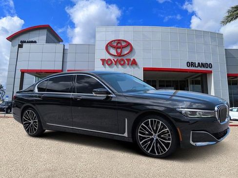 Used 2022 BMW 750i xDrive w/ Luxury Rear Seating Package AWD/4WD image 1