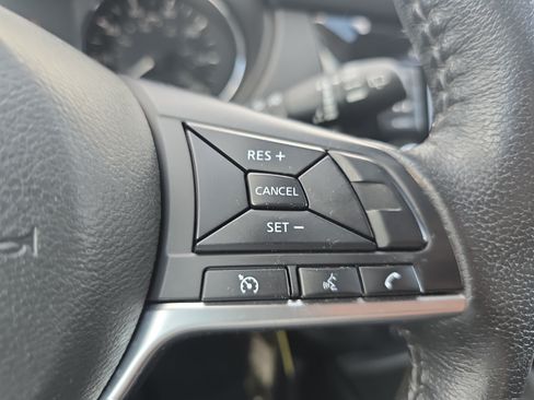 Used 2020 Nissan Rogue S w/ Special Edition Package FWD image 17