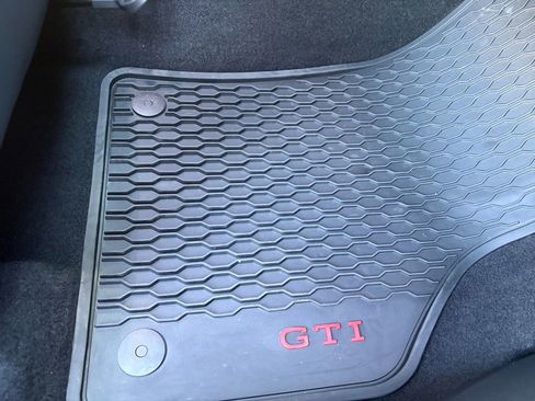 Certified 2025 Volkswagen GTI Autobahn FWD image 31
