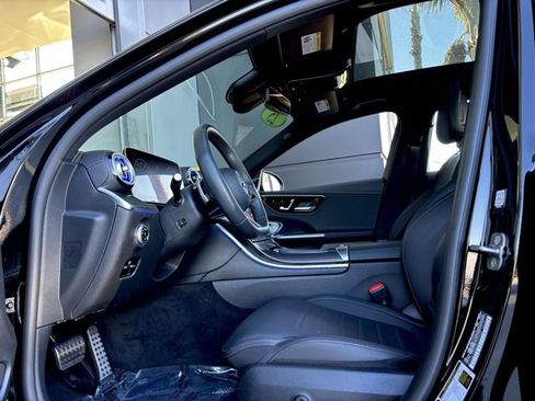 Used 2025 Mercedes-Benz C 300 Sedan image 9