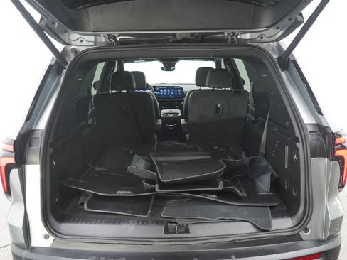 Used 2024 Chevrolet Traverse Z71 w/ Enhanced Driving Package AWD/4WD image 16