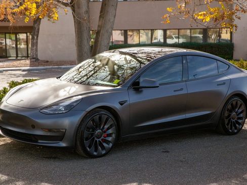 Used 2021 Tesla Model 3 Performance image 9