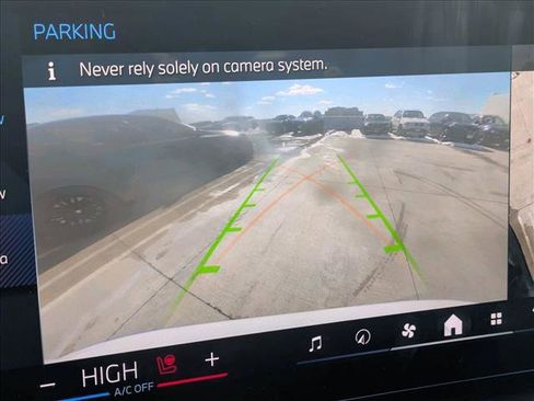 Used 2024 BMW X7 M60i image 11